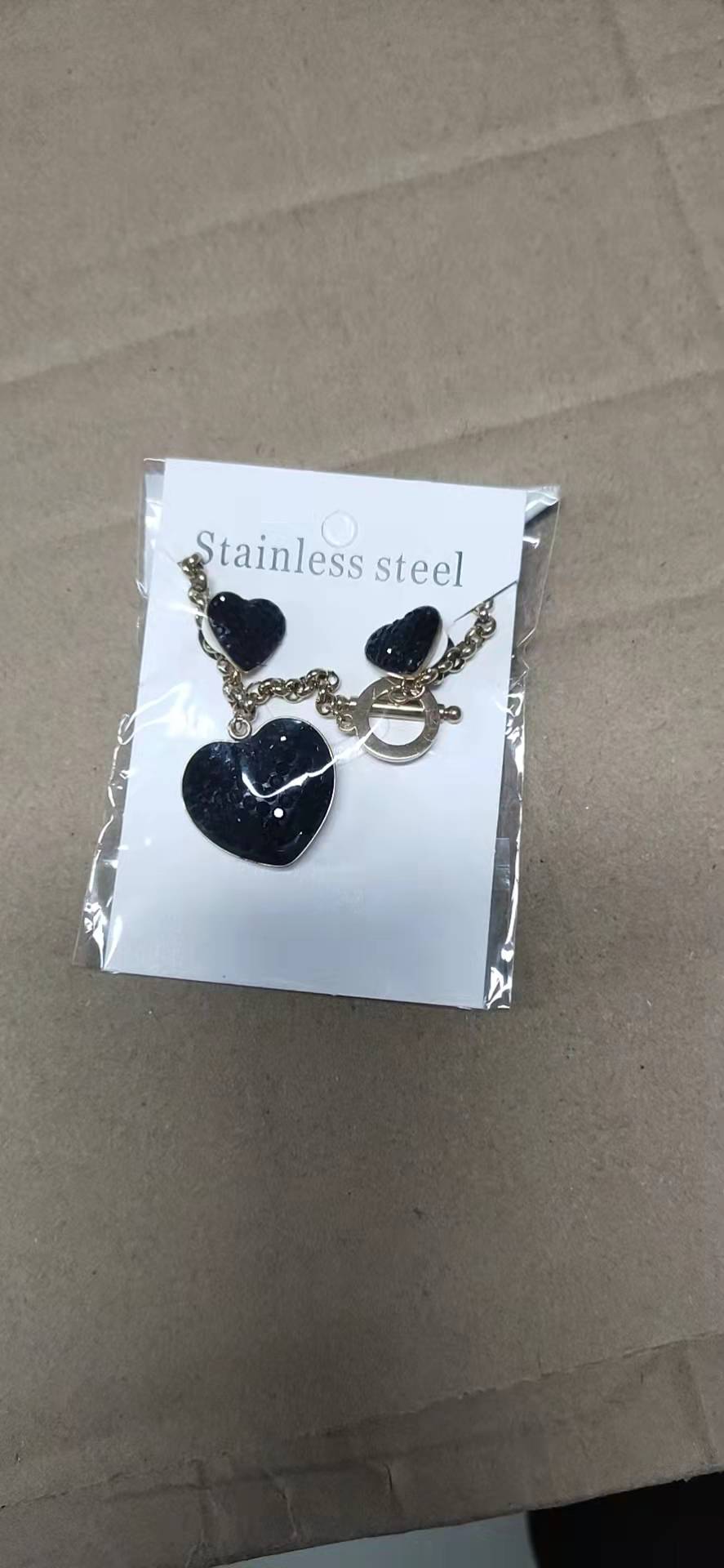 Jewelry Collection - Heart Necklace Set